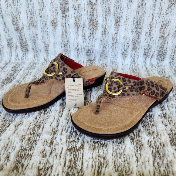 NWT Ariat "Poolside" Velcro Strap Leopard Print Thong Sandals | Women's Size 7B - Picture 3 of 11